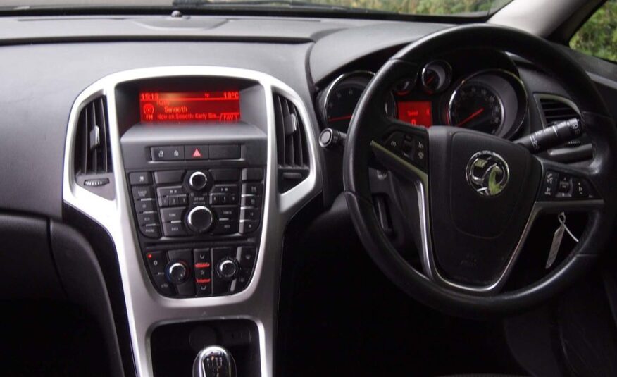 Vauxhall Astra 2013 (63 reg) Petrol Manual